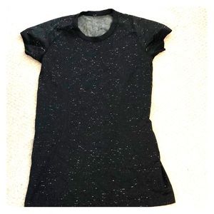 Lululemon workout top